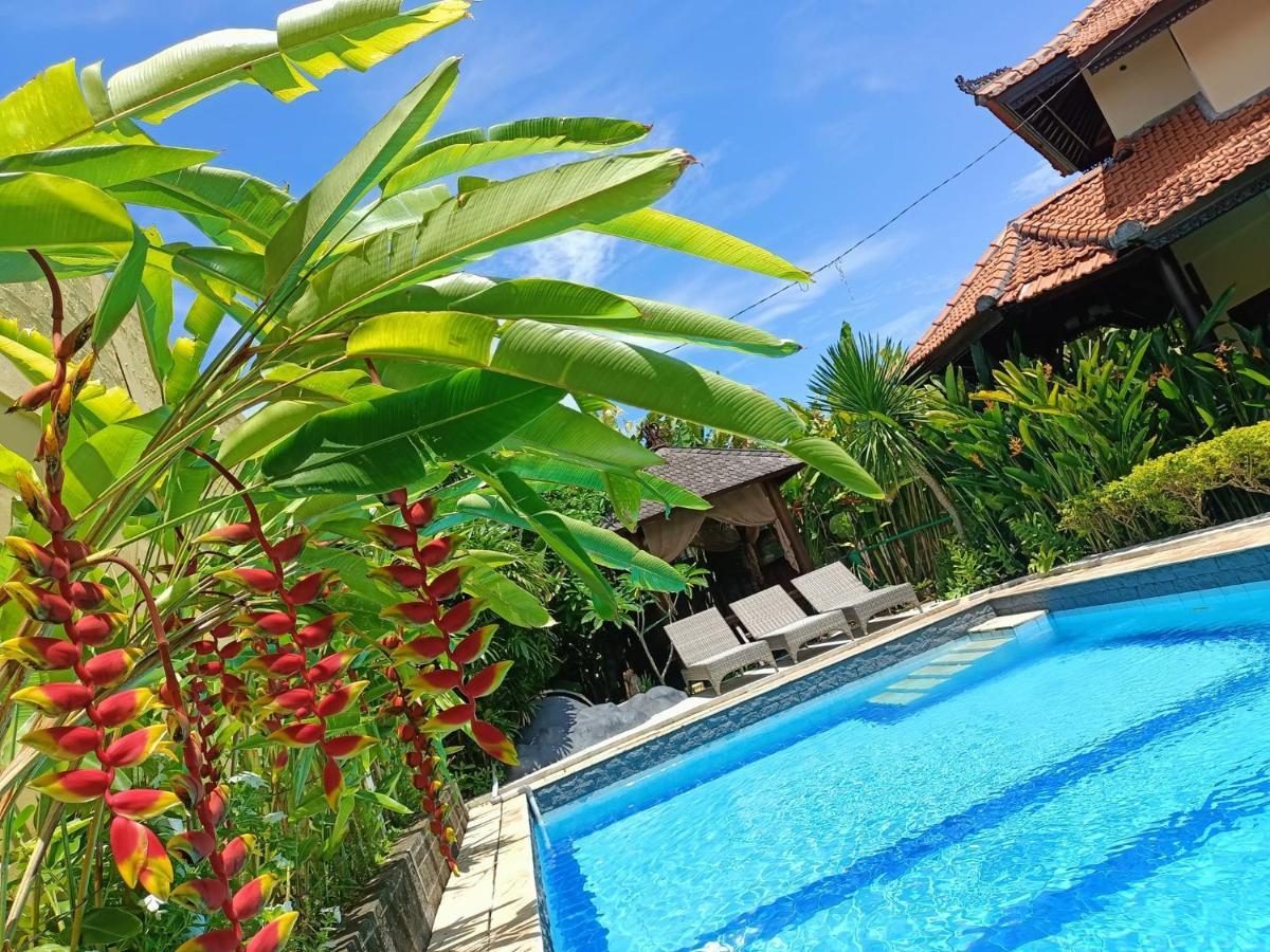 Villa Layang Bulan A Homey Guesthouse For Men Near The Beach In North Kuta Denpasar Exterior foto