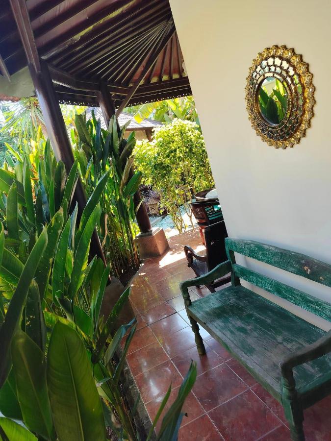 Villa Layang Bulan A Homey Guesthouse For Men Near The Beach In North Kuta Denpasar Exterior foto